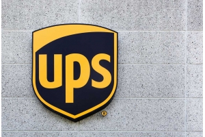香港UPS特色服務震撼登場!全包價UPS卡板價免超長超重附加費，讓您物流更暢快